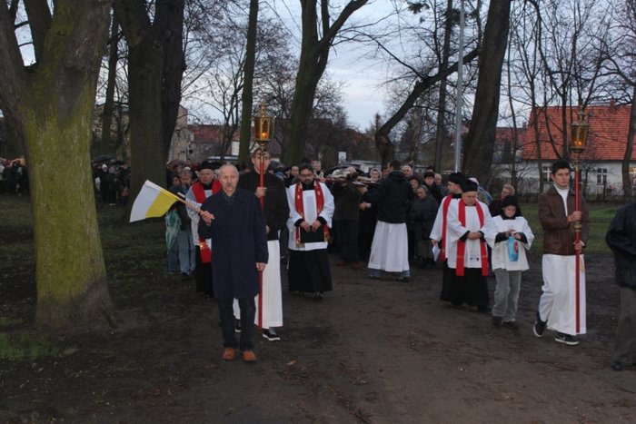 Droga Krzyżowa ulicami parafii św. Stanisława Biskupa