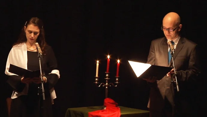 Teatr Trójkąt w Domu Kultury, spektakl z okazji obchodów dnia 11 listopada.