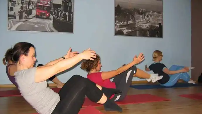 Fitness dla kobiet w ciąży i mam przełożony