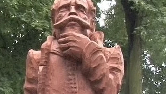 Drewniane figury Lamprechta i Tarnowieckiego