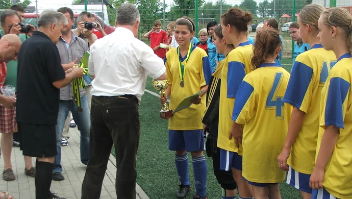 Dziewczyny do piłek