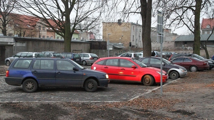 Można już parkować na Poprzecznej