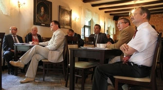 O lokalnym biznesie w Zamku Królewskim we Wschowie