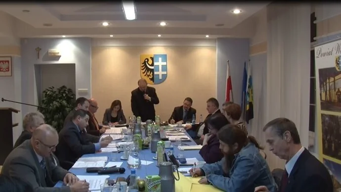 Radni nie zaakceptowali zmian w statucie powiatu oraz zmniejszenia diet