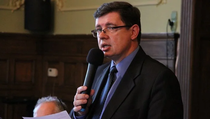 Burmistrz nie może odmówić Maciejowi Grabianowskiemu