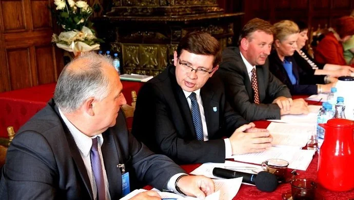 Radny pyta, burmistrz odpowiada