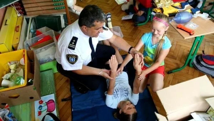 O bezpiecznych wakacjach w domu i poza domem