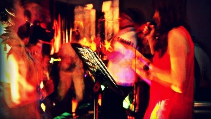 Tchnienie nowego życia w Azyl