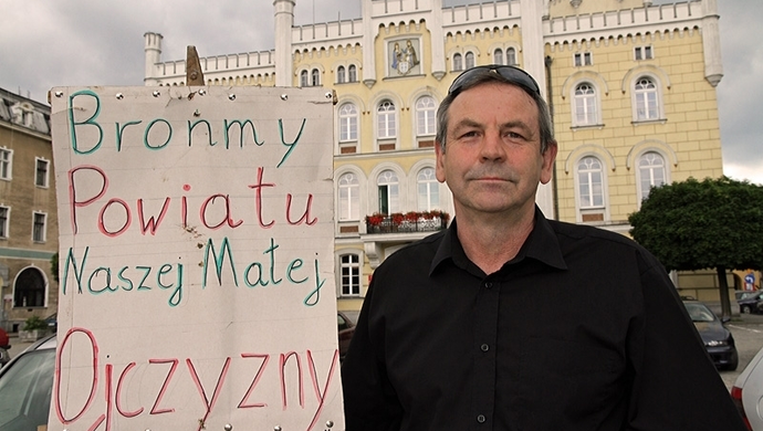 Tu jest Powiat - Transparent Andrzeja Michalaka