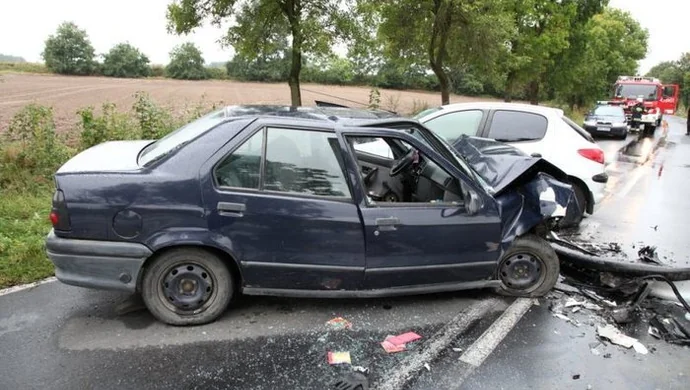 Policjanci wyjaśniają przyczyny wypadku na trasie Sława–Stare Strącze