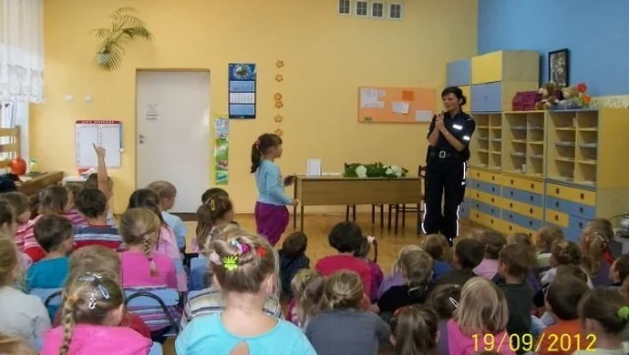 Tygrysek Lupo pomaga policjantom w spotkaniach z dziećmi