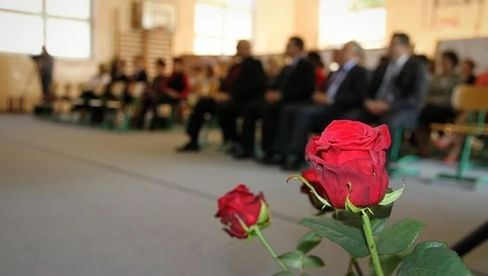 Dzień Edukacji Narodowej w SP2. Burmistrz wręczył nagrody dyrektorom i nauczycielom