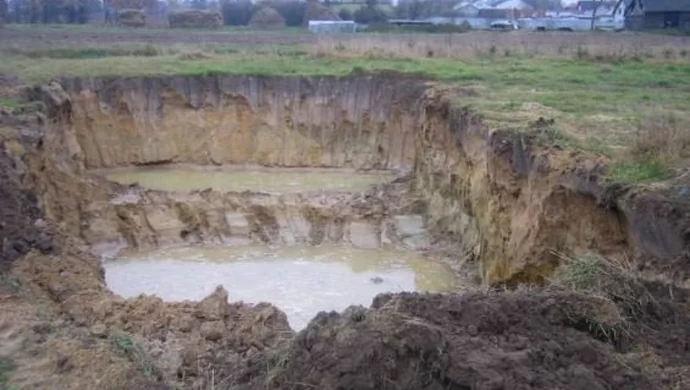 Kto nie chce Sali wiejskiej w Starych Drzewcach?