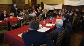 Decyzja o likwidacji szkół do końca lutego. Na razie oszczędności wystarczą