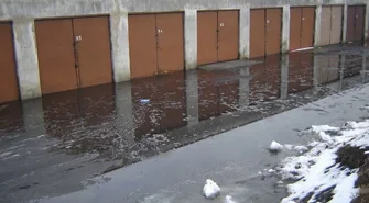 Odwilż zmorą dla użytkowników garaży przy ulicy Kościuszki