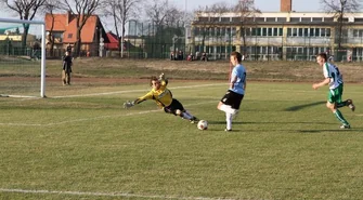 Pięć bramek w Sławie, trzy punkty dla Dębu