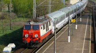 Średnio 3 osoby ze Starych Drzewiec wsiadały do pociągu