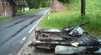 Ciężarówka uderzyła w wiadukt