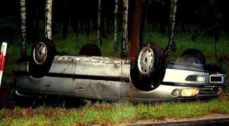 Dachował po spożyciu