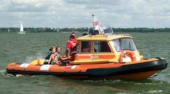 Piją piwo i wożą dziewczyny?