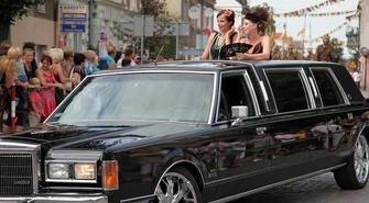 Barwnie i głośno ulicami Sławy