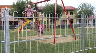 Plac zabaw zyskał ogrodzenie