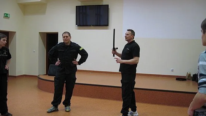 Uczniowie Staszica na zajęciach z byłym dowódcą GROM-u