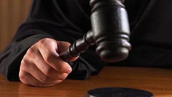 Wyrzucił psa przez okno, sąd wymierzył karę