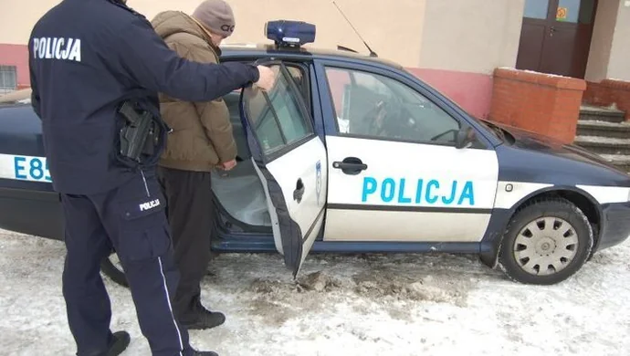 Okradli sklep monopolowy i kilka minut potem zostali zatrzymani