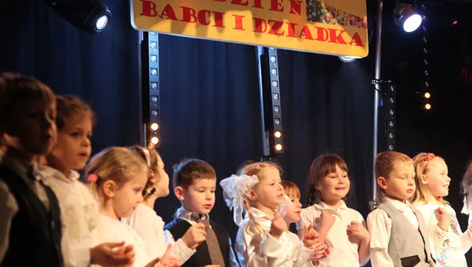 Przedszkolaki wystąpiły dla babci i dziadków
