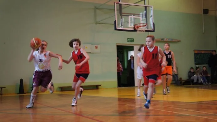 Sukcesy koszykarek i koszykarzy z SP1