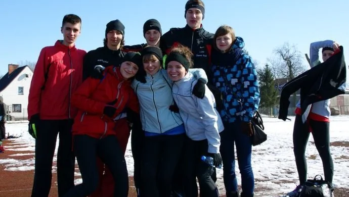 Biegacze z LLKS Osowa Sień nie zwalniają tempa