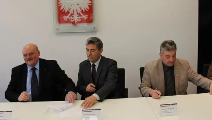 Przebudują drogę i wykonają ścieżkę rowerową