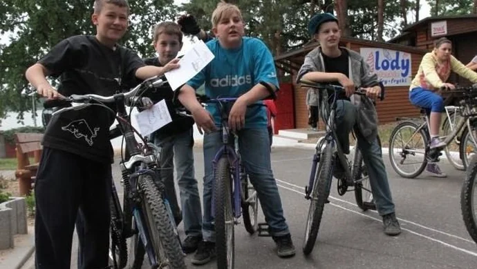 Ścieżki rowerowe czy chodniki i kanalizacja