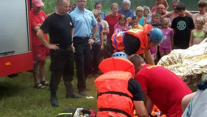 Bezpieczne wakacje ze strażakami i policją