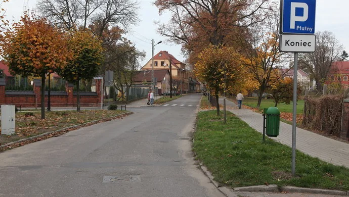 Cała Lipowa objęta strefą płatnego parkowania?