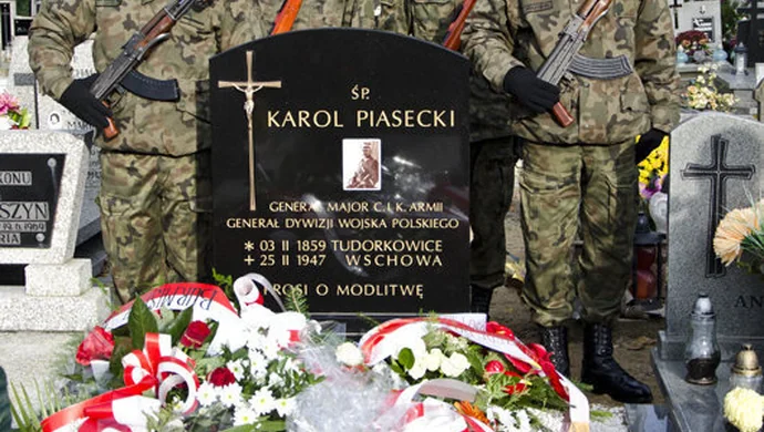 Uroczystość odsłonięcia płyty nagrobnej i 5 rocznica powstania pomnika Kresowian