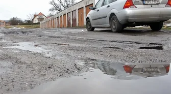 Wyjazd z garażu przez wodę i błoto