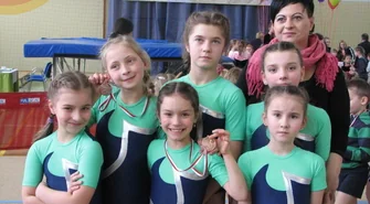 Akrobatki Korony Wschowa z medalami