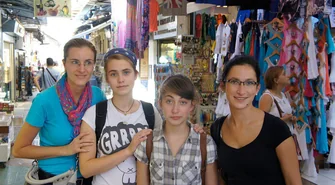 Wśród antycznych ruin