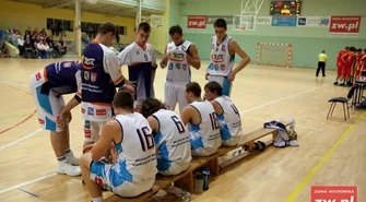 Odskoczyli w czwartej kwarcie