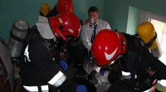 Ćwiczenia w komendzie policji: ewakuacja budynku, komendant w szpitalu