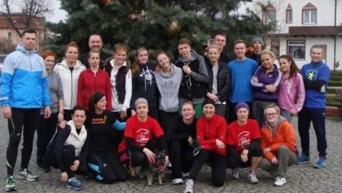 Uczestnicy biegu pokonali trasę o długości 10 kilometrów