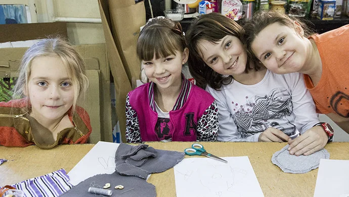 Pluszowe maskotki, karaoke, wioska indiańska czyli ferie w DK w Sławie