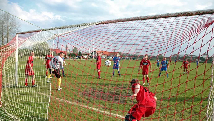 Orzeł wygrywa z Koroną 2:1