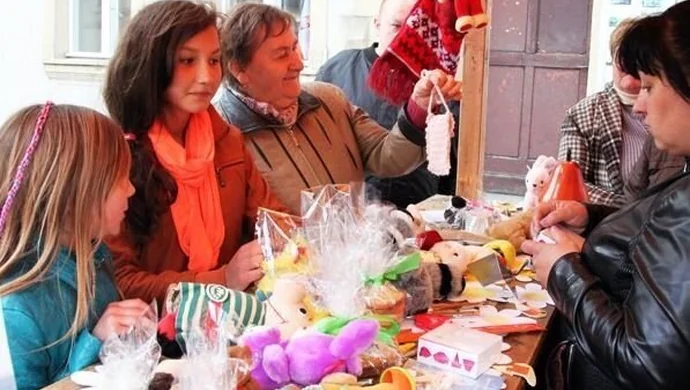 Rozmowy z wystawcami na Jarmarku Produktów Lokalnych