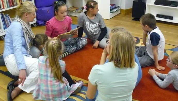 Hece i Smyki w bibliotece