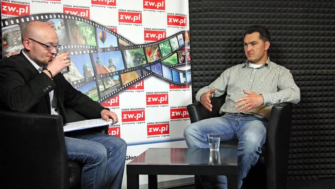 Rozmowa przy szklance wody z Robertem Jarominem