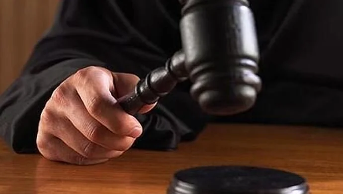 Ukradł pastę do zębów, uderzył pracownicę sklepu