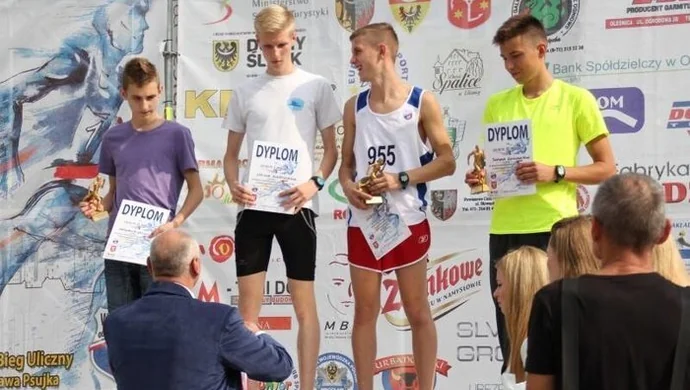 Sukcesy zawodników LLKS Osowa Sień